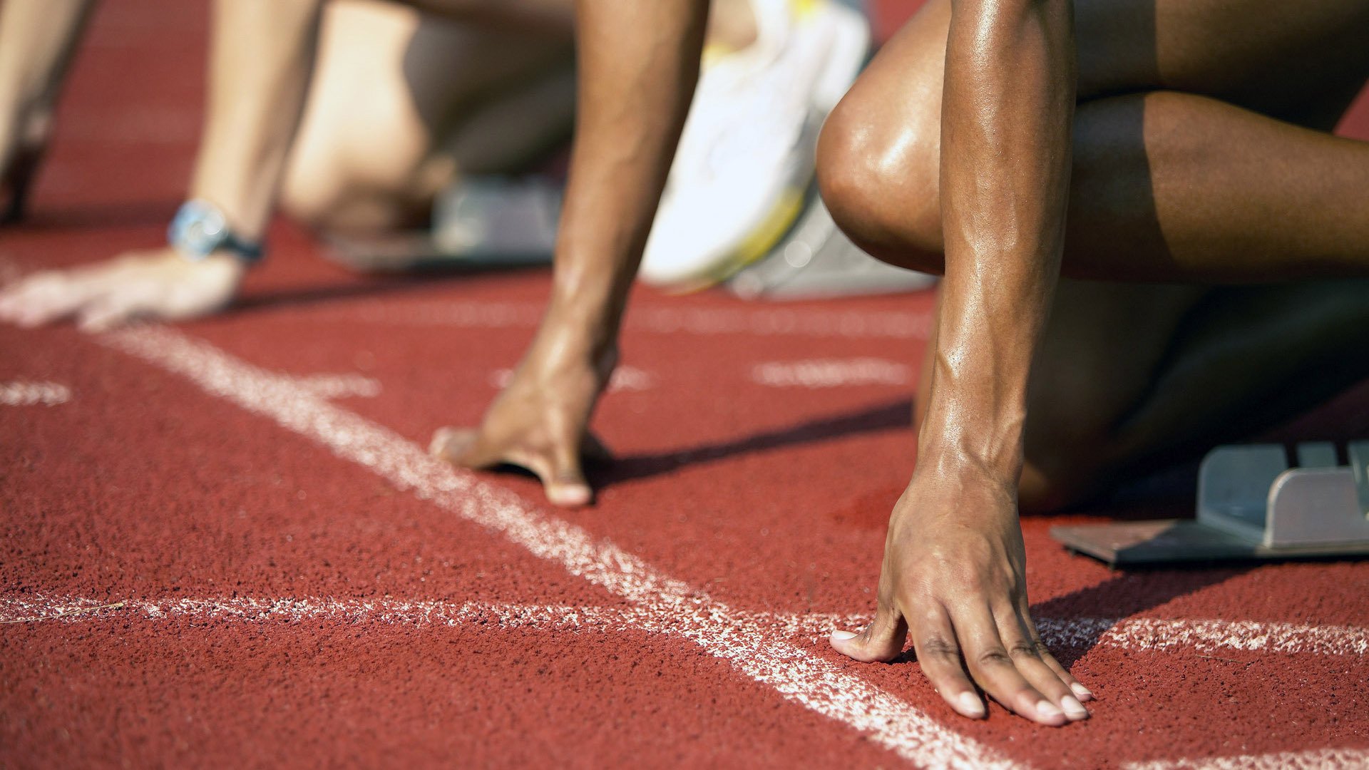 _无人驾驶赛车：未来驾驶运动的前沿探索_，《无人驾驶》